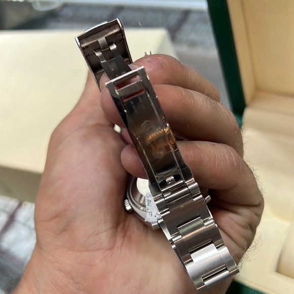 Timeless stainless steel Rolex with Roman blue dial , it’s 2020 and is like new - Picture 7 of 9